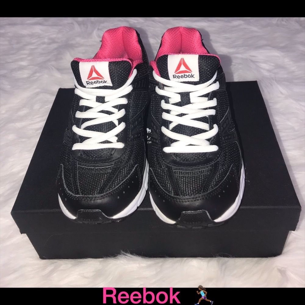 REEBOK PINK & BLACK WOMAN’S RUNNING SHOE 👟 BD1597